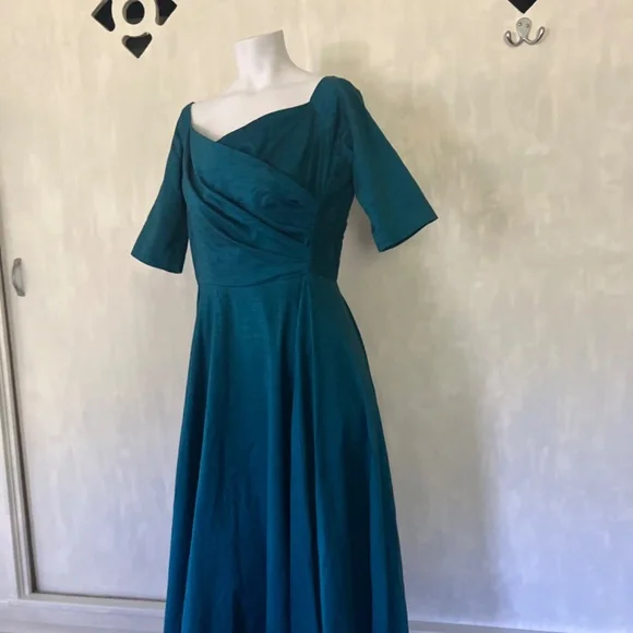 Gorgeous semi formal raw silk dress - Picture 7 of 16
